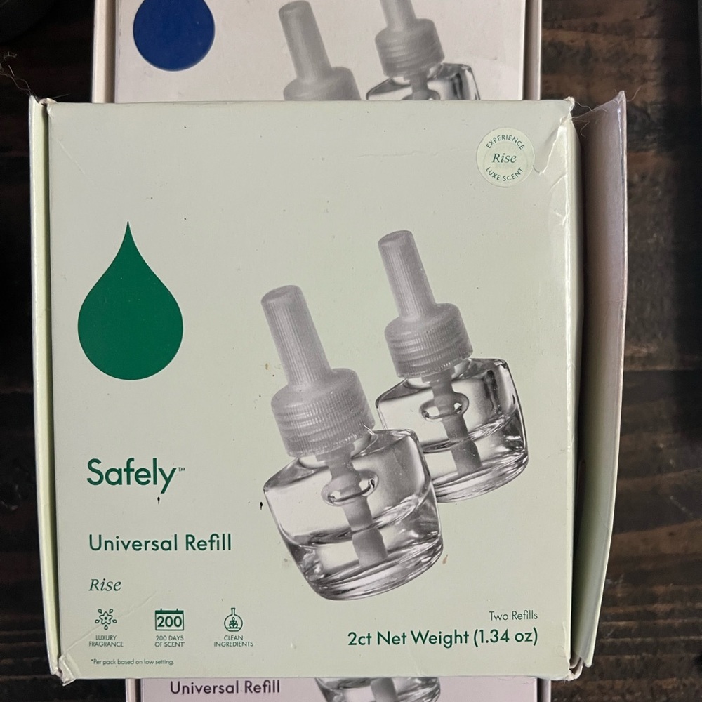 5/$10 item 3 new Safely Universal Refill - Clear